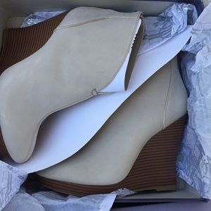 Jennifer Lopez high heels,size 8 1/2.